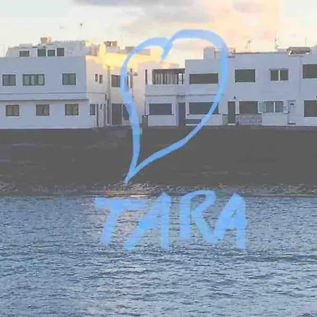 Surf House 5 Chambres 12 Lits * カレタ・デ・ファマラ