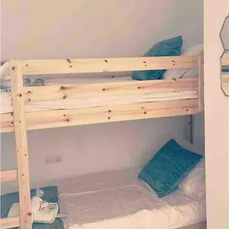 Surf House 5 Chambres 12 Lits Famara