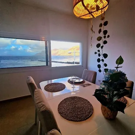 Surf House 5 Chambres 12 Lits ヴィラ カレタ・デ・ファマラ