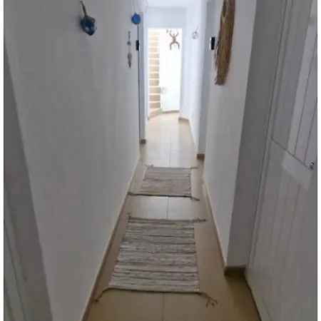 Surf House 5 Chambres 12 Lits * カレタ・デ・ファマラ