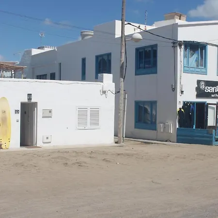 Surf House 5 Chambres 12 Lits Famara