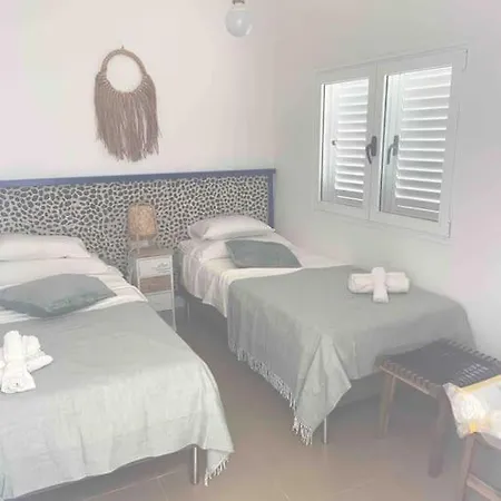 Surf House 5 Chambres 12 Lits *