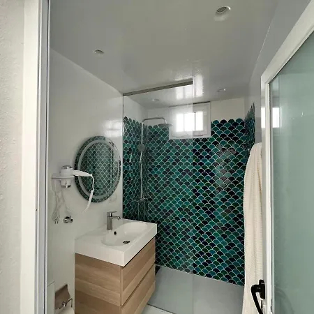 Surf House 5 Chambres 12 Lits * Famara